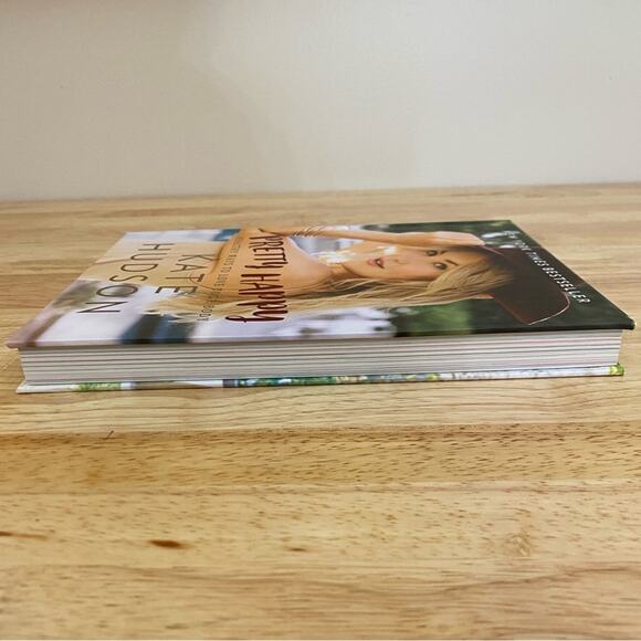 Pretty Happy Healthy Ways To Love Your Body by Kate Hudson Hard Cover Book - Picture 6 of 7